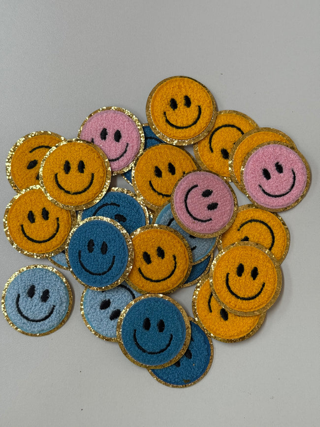 Bunte Smiley-Patches als Nähzubehör