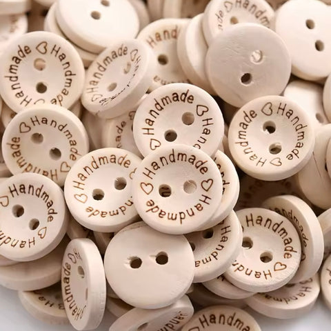 Wooden buttons "Handmade" in various sizes (pack of 5)