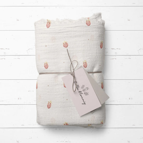 Bella Blommig Mousseline "Fraises"
