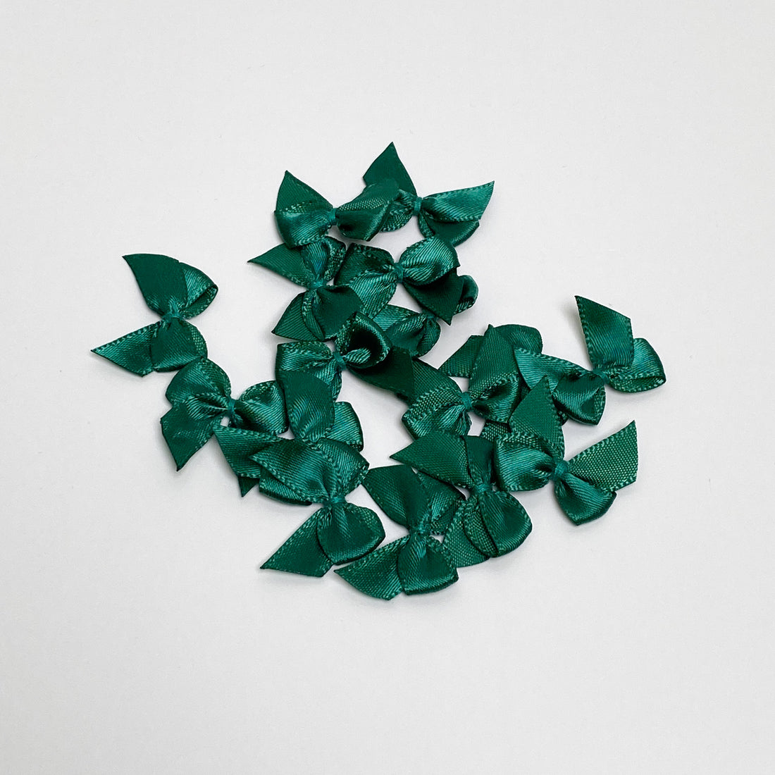 Satin bow "dark green"