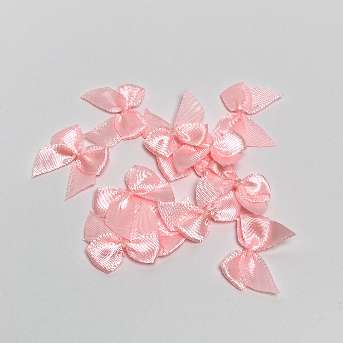Satin bow "Light pink"