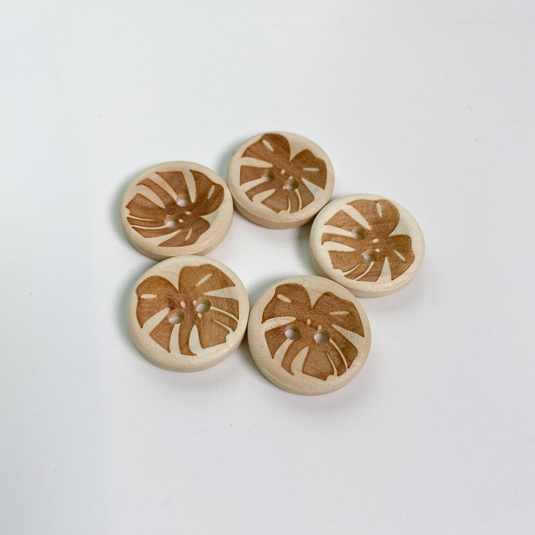 Bouton "feuille" différentes tailles (pack de 5)